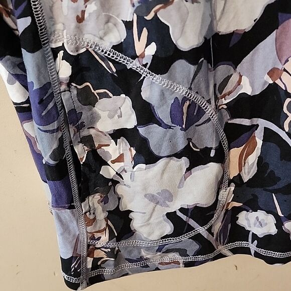 Beautiful logo top XL Perfect condition - Picture 3 of 3